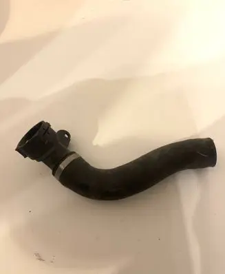 BMW X6 M Engine coolant pipe/hose 7576358 16185913