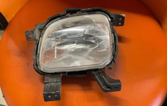 KIA Carens III Front fog light