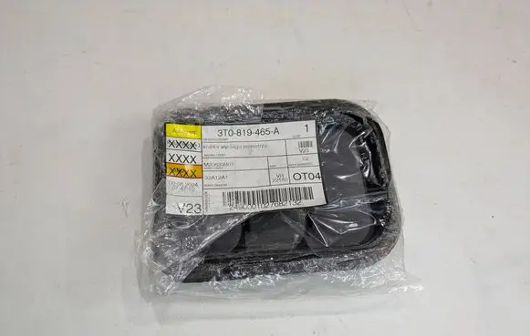Skoda Octavia Mk2 (1Z) Quarter panel pressure vent 3T0819465A 2490001027682132 M20639B01
