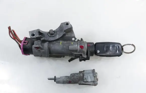 Seat Ibiza IV (6J,6P) Ignition lock 4B0905851C