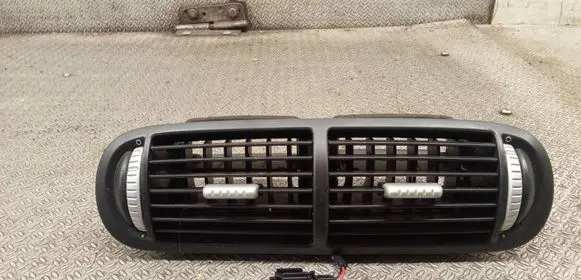 Porsche Cayenne (9PA) Dash center air vent grill 