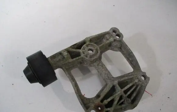 Peugeot 208 I Generator/alternator bracket 9676865580