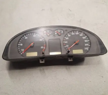 Volkswagen PASSAT B5 Speedometer (instrument cluster) 3B0919881P 110008794