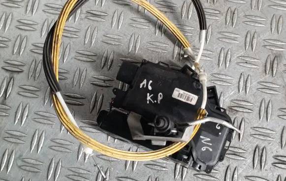 Audi A4 S4 B6 8E 8H Rear door lock 4B0839015G