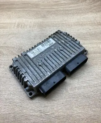 Renault Megane I Engine control unit/module ECU 7700113455 7700113459 S105280018A