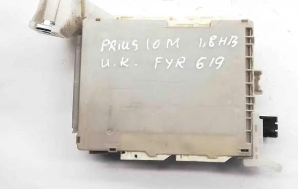 Toyota Prius (XW30) Central body control module 8273047440