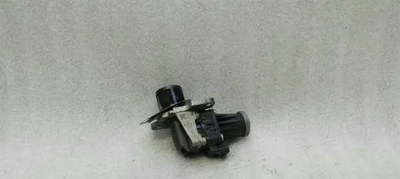 Mercedes-Benz A W176 EGR valve 7172RBT