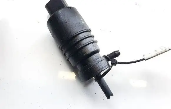 Mercedes-Benz E W211 Windscreen/windshield washer pump 