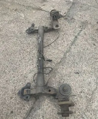 Opel Zafira B Rear axle beam 