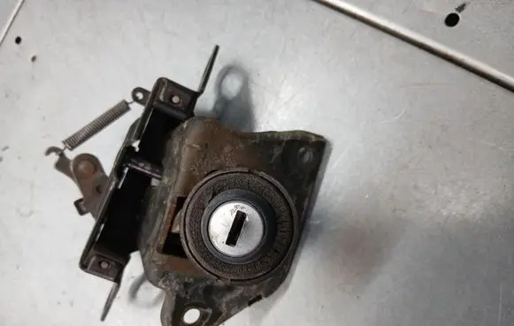 Fiat Punto (176) Tailgate/trunk/boot lock/catch/latch