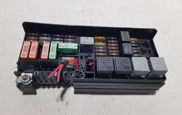 Mercedes-Benz ML W164 Fuse box set A1645403372FFR A1645403372