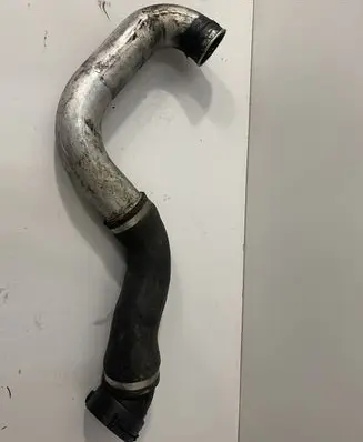BMW 5 E60 E61 Intercooler hose/pipe 7798237