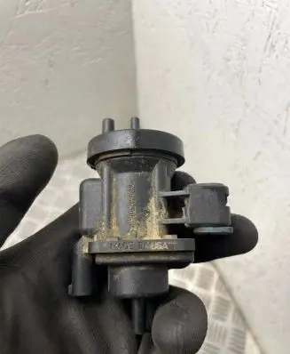 Mercedes-Benz ML W163 Turbo solenoid valve A0005450527