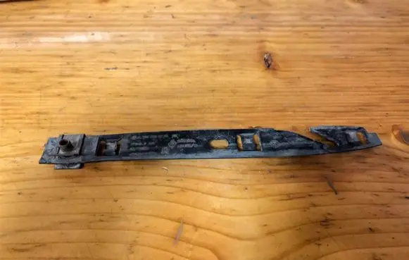 Mercedes-Benz C W203 Front bumper mounting bracket A2038890295