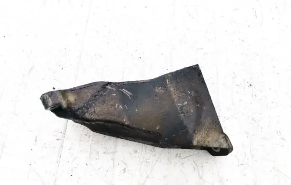 Volkswagen PASSAT B5.5 Engine mounting bracket 8d0199307p