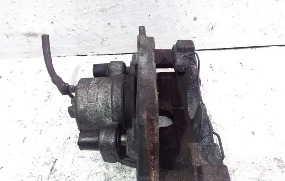 Ford C-MAX II Front brake caliper