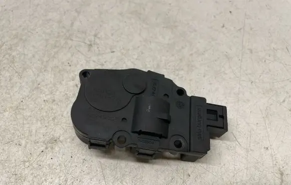 Mercedes-Benz C W204 Air flap motor/actuator K9749005
