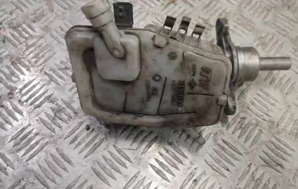 Renault Trafic III (X82) Master brake cylinder 460913484R 93868496