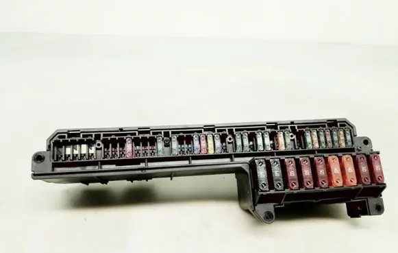 BMW 6 E63 E64 Fuse module 15613290