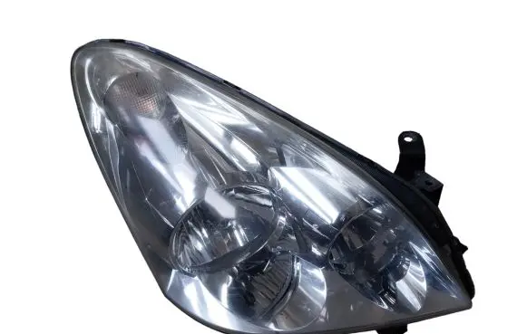 Toyota Corolla Verso E121 Headlight/headlamp 3124