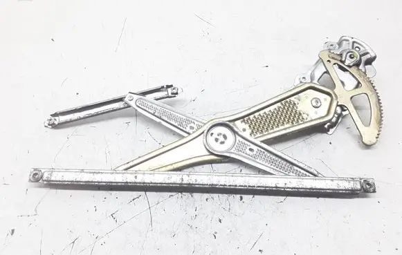 Toyota Yaris Front door manual window regulator 