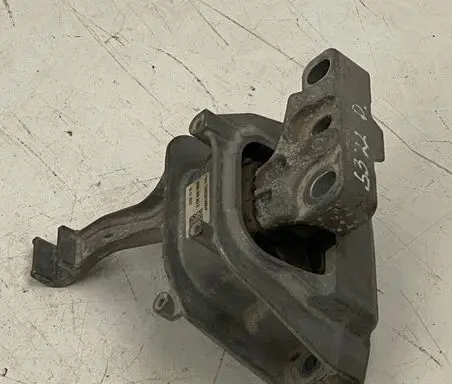 Audi A3 8Y Engine mount bracket 5WA199262E