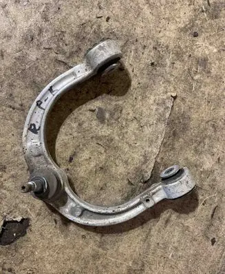 Mercedes-Benz ML W164 Front upper control arm/wishbone CF94581