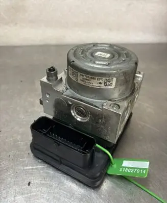 Peugeot 208 Master brake cylinder