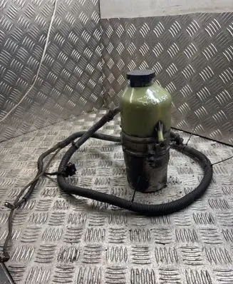 Opel Astra H Power steering pump