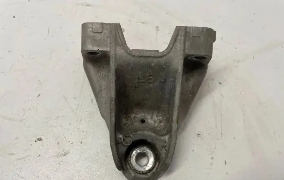 Lexus GS 250 350 300H 450H Engine mounting bracket