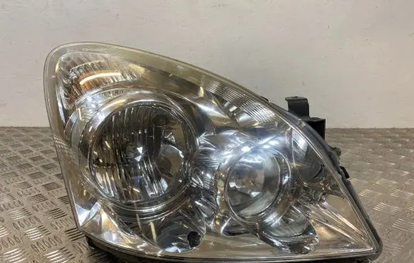 Toyota Corolla Verso AR10 Headlight/headlamp
