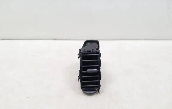 Nissan X-Trail T31 Dash center air vent grill 68750JG00B