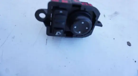Renault Kadjar Wing mirror switch 255700688R