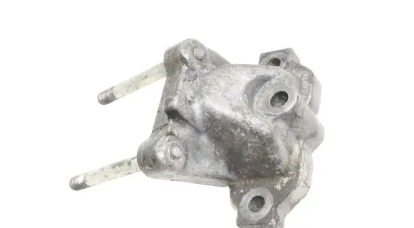 Toyota Avensis T270 Engine mounting bracket