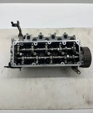 Volkswagen PASSAT B6 Engine head 03L103373A