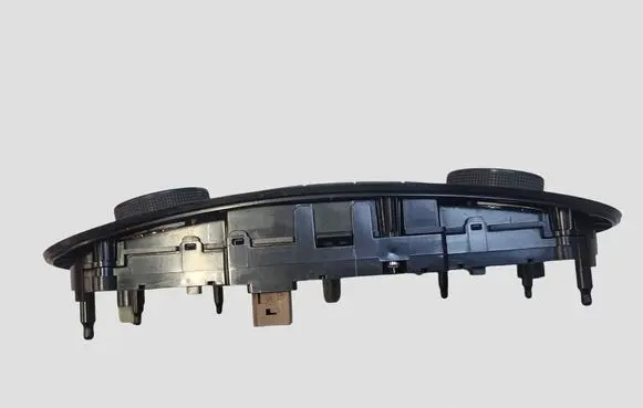 Peugeot 508 Climate control unit E1060946M01