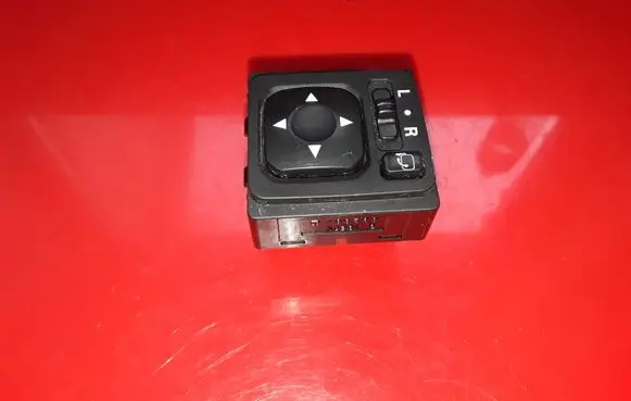 Mitsubishi Pajero Wing mirror switch 183569