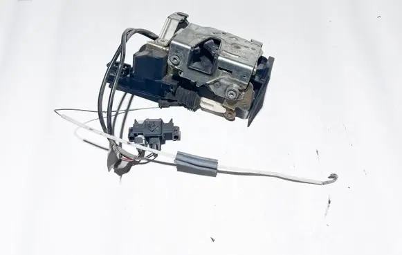 BMW 8 E31 Front door lock 51211970045 1970045