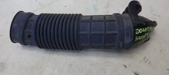 Suzuki Swift III Air intake hose/pipe