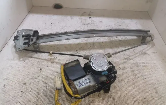 Mitsubishi Galant Front door window regulator with motor MR280665 0620200081