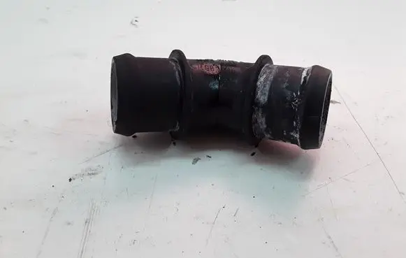 Engine coolant pipe/hose