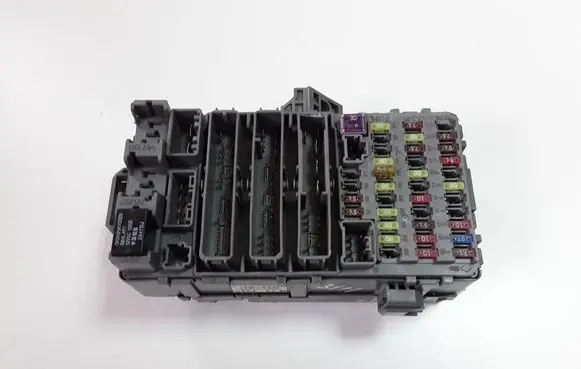 Honda CR-V Fuse module 52575LM