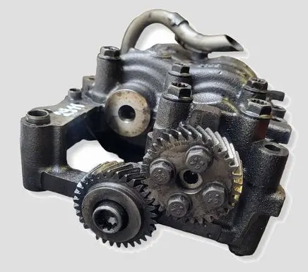 Volkswagen PASSAT B6 Oil pump 03L103537