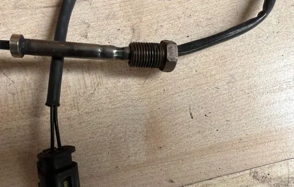BMW 4 F32 F33 Exhaust gas temperature sensor 8570234