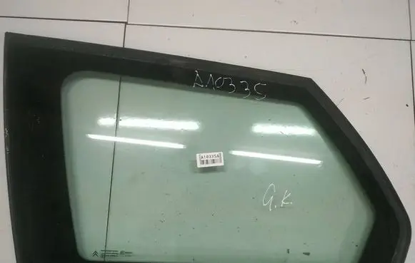 Citroen C4 Grand Picasso Rear side window AS2