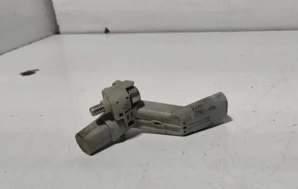 Volkswagen Jetta VI Crankshaft position sensor 04C906433A