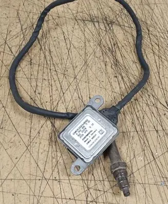 Mercedes-Benz E W212 Lambda probe sensor A0009057100