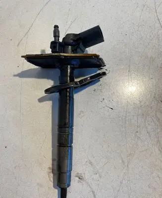 Audi A6 S6 C6 4F Fuel injector 03L130277
