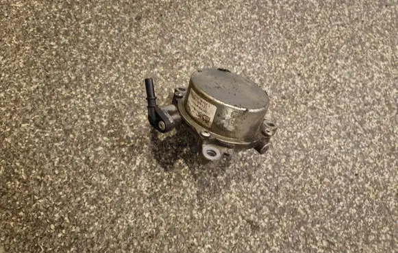 Fiat 500L Vacuum pump 55249347