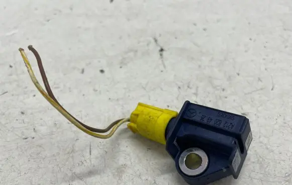 Mercedes-Benz E W212 Airbag deployment crash/impact sensor A2128204926